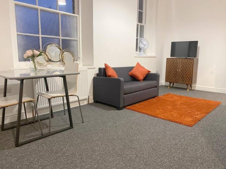 Bridgewater Apartment *